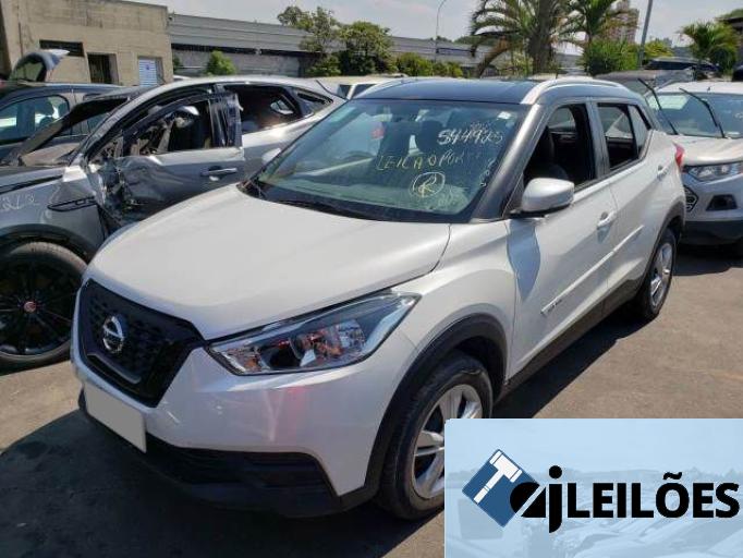 NISSAN KICKS 20/20