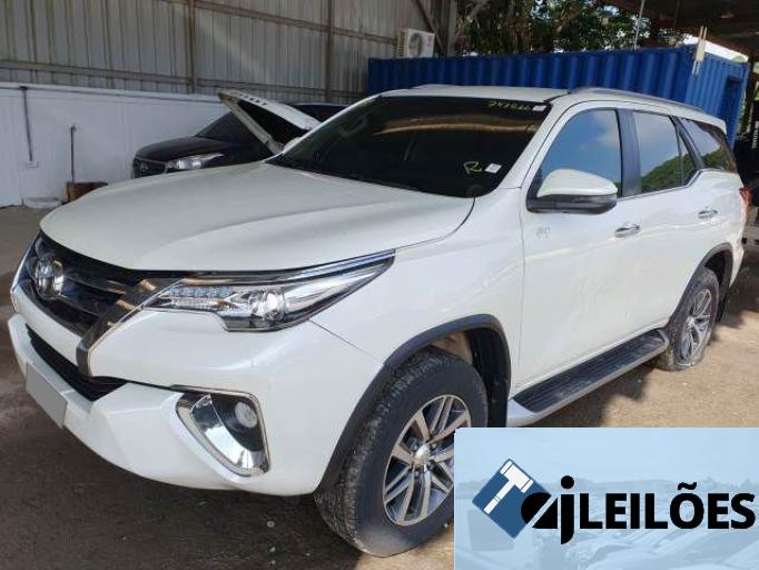 TOYOTA HILUX SW4 20/20