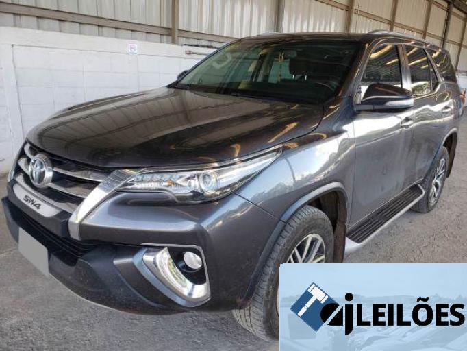 TOYOTA HILUX SW4 16/17